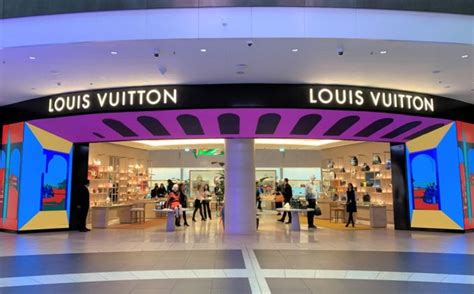 comprare louis vuitton in aeroporto|louis vuitton store rome.